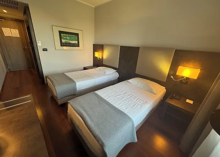 Jet Hotel